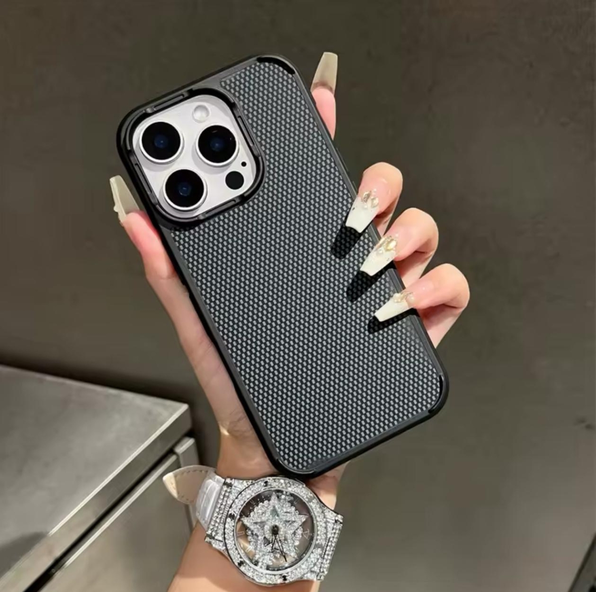 iPhone 16 Pro Man case MagSafe